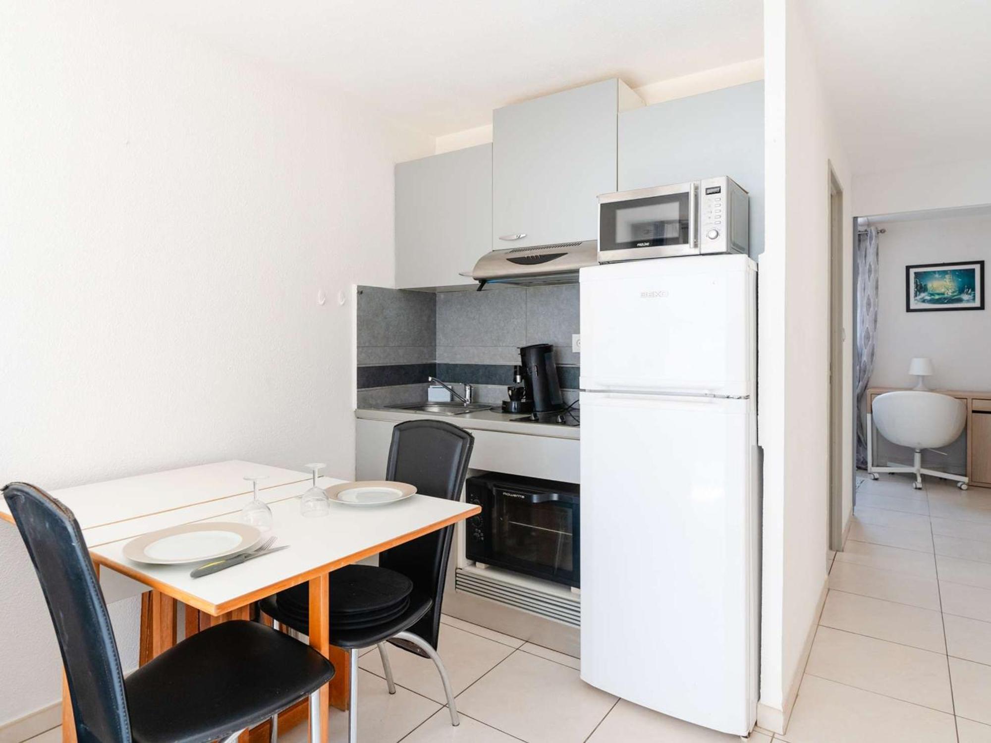 Apartment Climatise Pres De La Avec Parking A - Fr-1-409-274 *